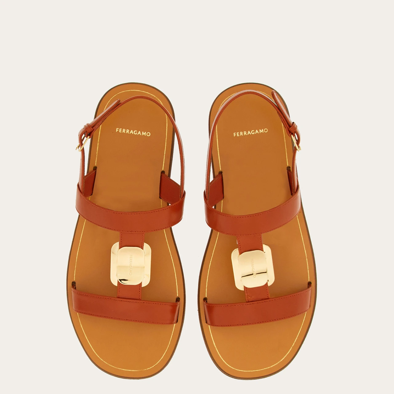 【フェラガモ】オーナメントの新作シューズが登場!夏の足元を彩るエレガントデザイン