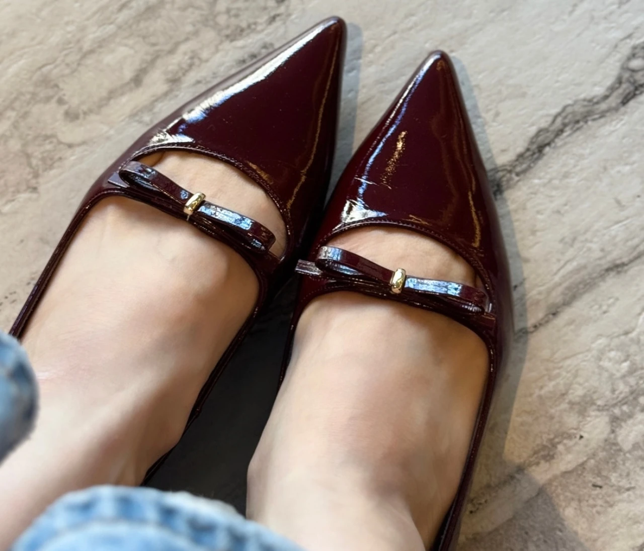 【ポインテッドシューズ】が主役！この秋買うなら『ルタロン』の大人リボンフラットで最旬コーデを叶える！