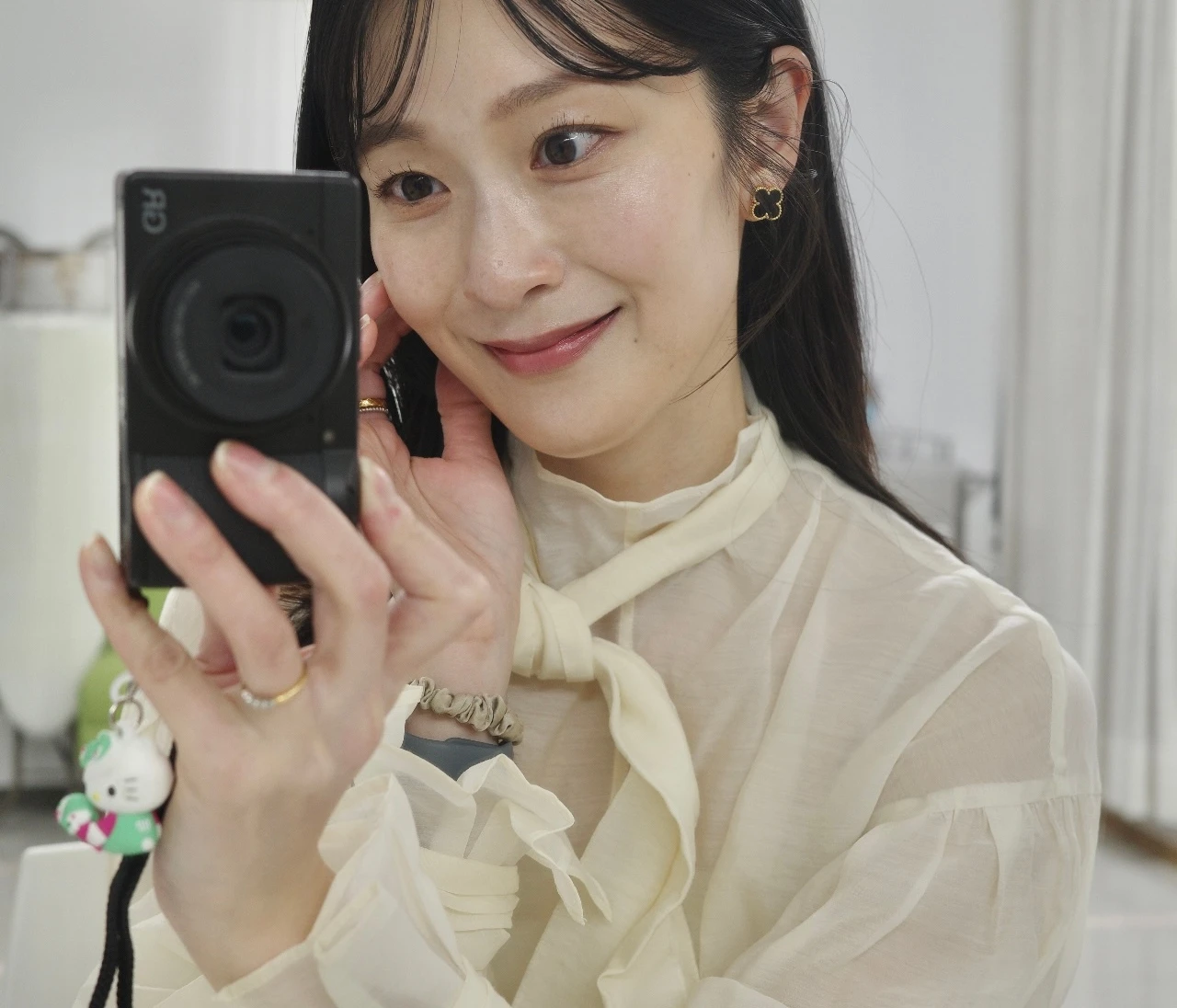 BAILA 5月号！圧なく盛れる【話しかけやすい先輩メイク】撮影の裏側