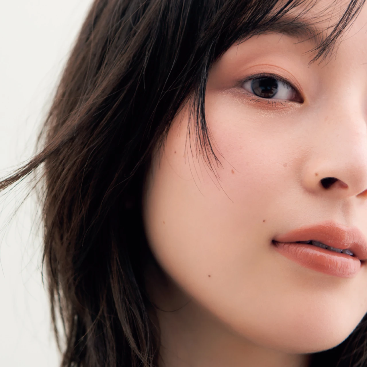トレンドの「涙袋」メイク、大人はどうするべき? ベージュでつくる30代の正解“令和アイ”
