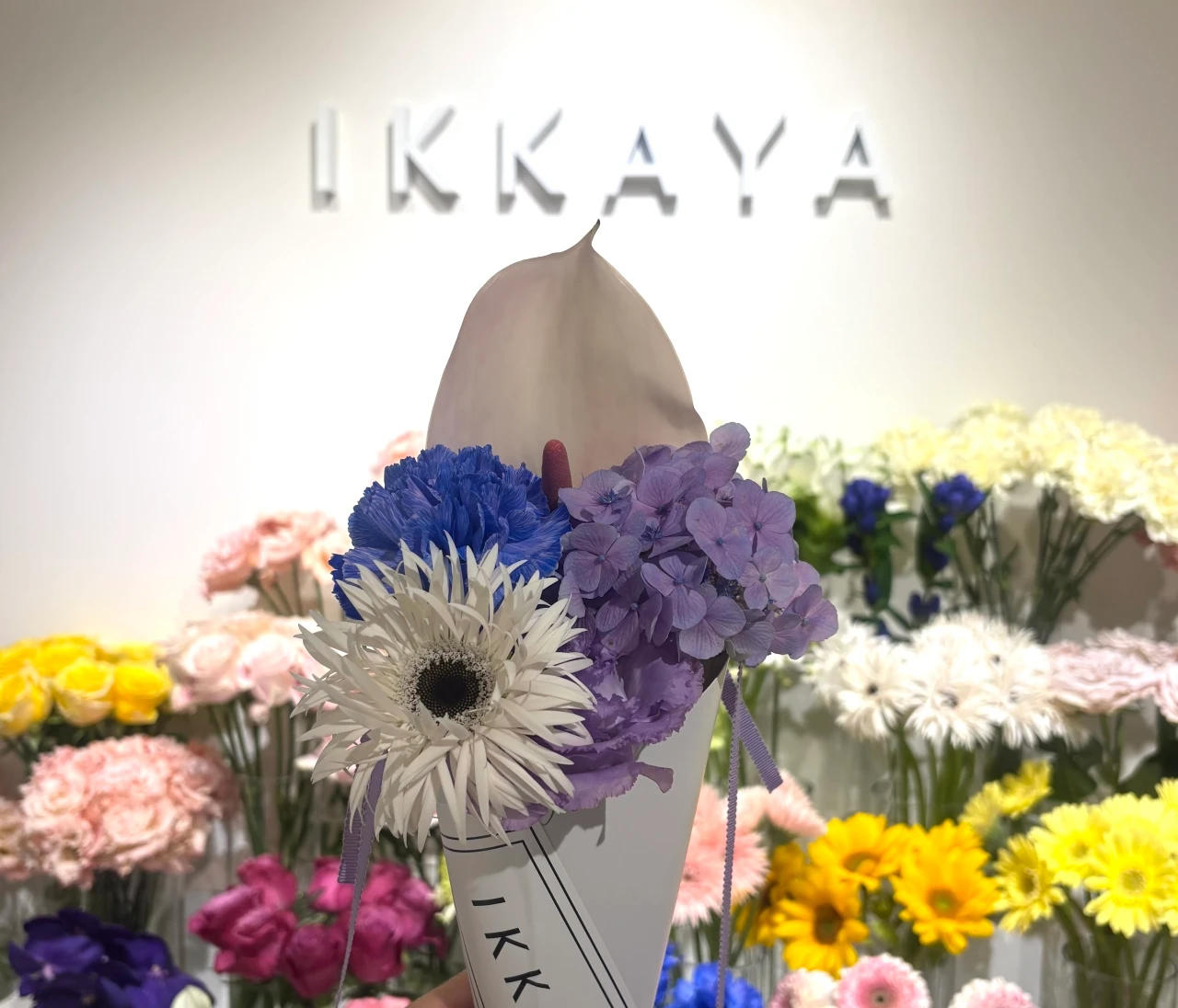 【バッグみたいに持てる♡】表参道の可愛いお花屋さん「IKKAYA」