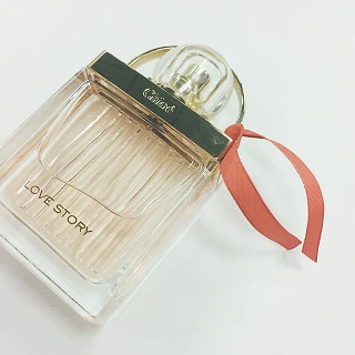 あのクロエも!? 春は香りもピンクにお着替え❤