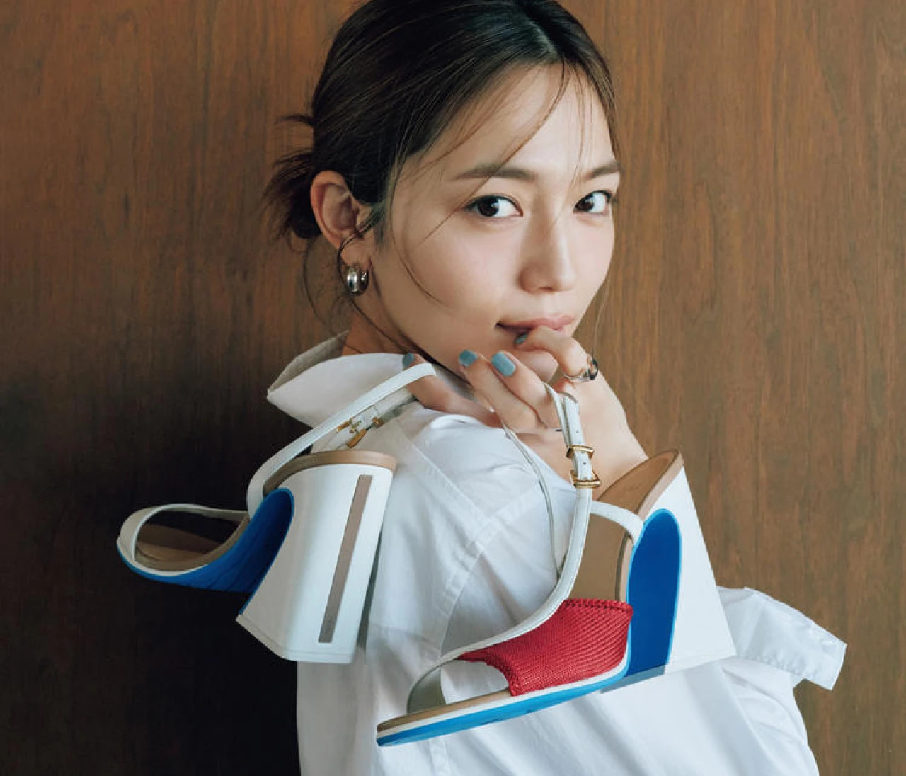 【川口春奈と最新夏サンダル】フェンディ、エルメス、ボッテガ・ヴェネタのとっておき