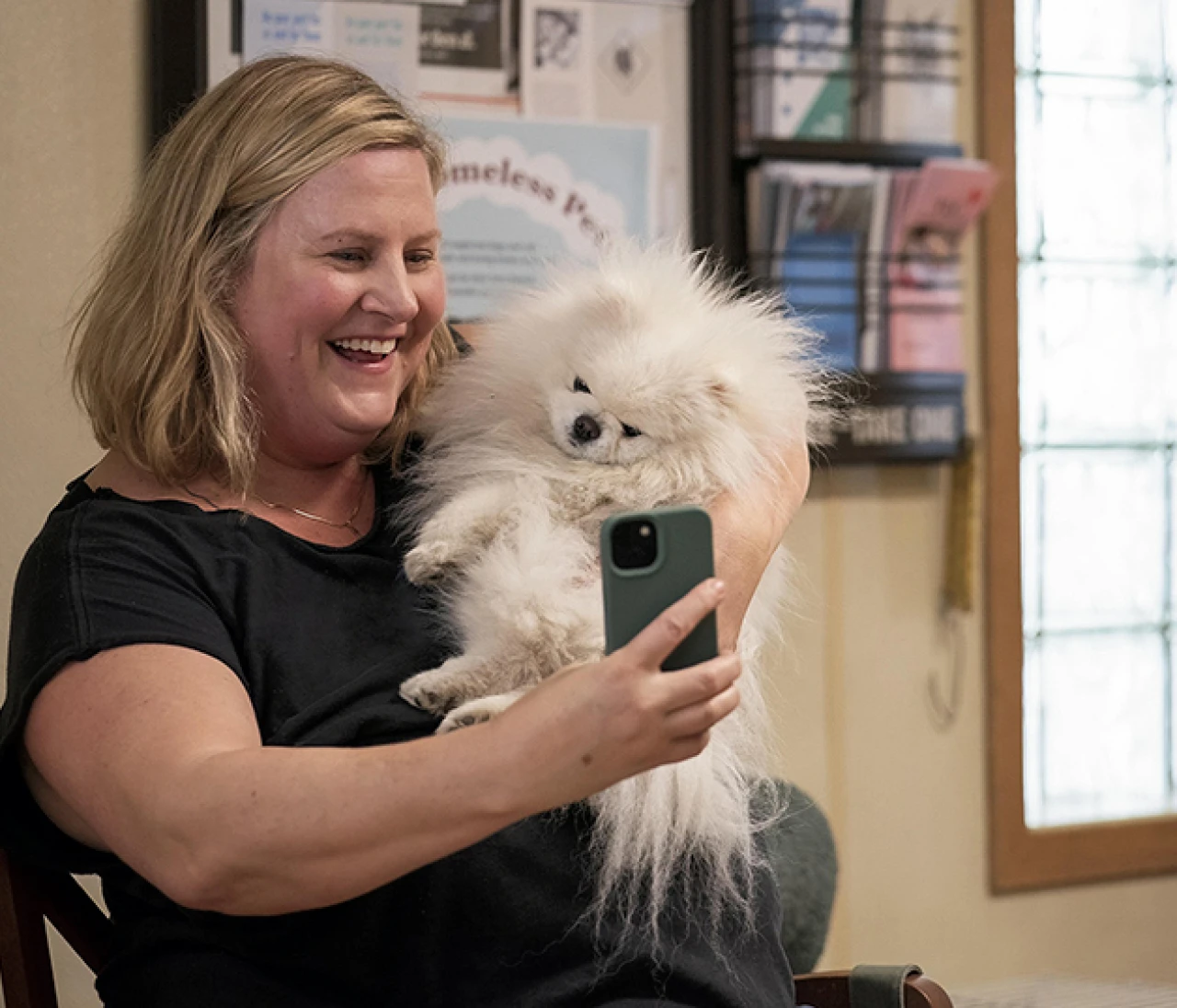 孤独な中年女性のささやかで愛おしい成長物語「サムバディ・サムウェア」【撮影現場でウワサのドラマ】