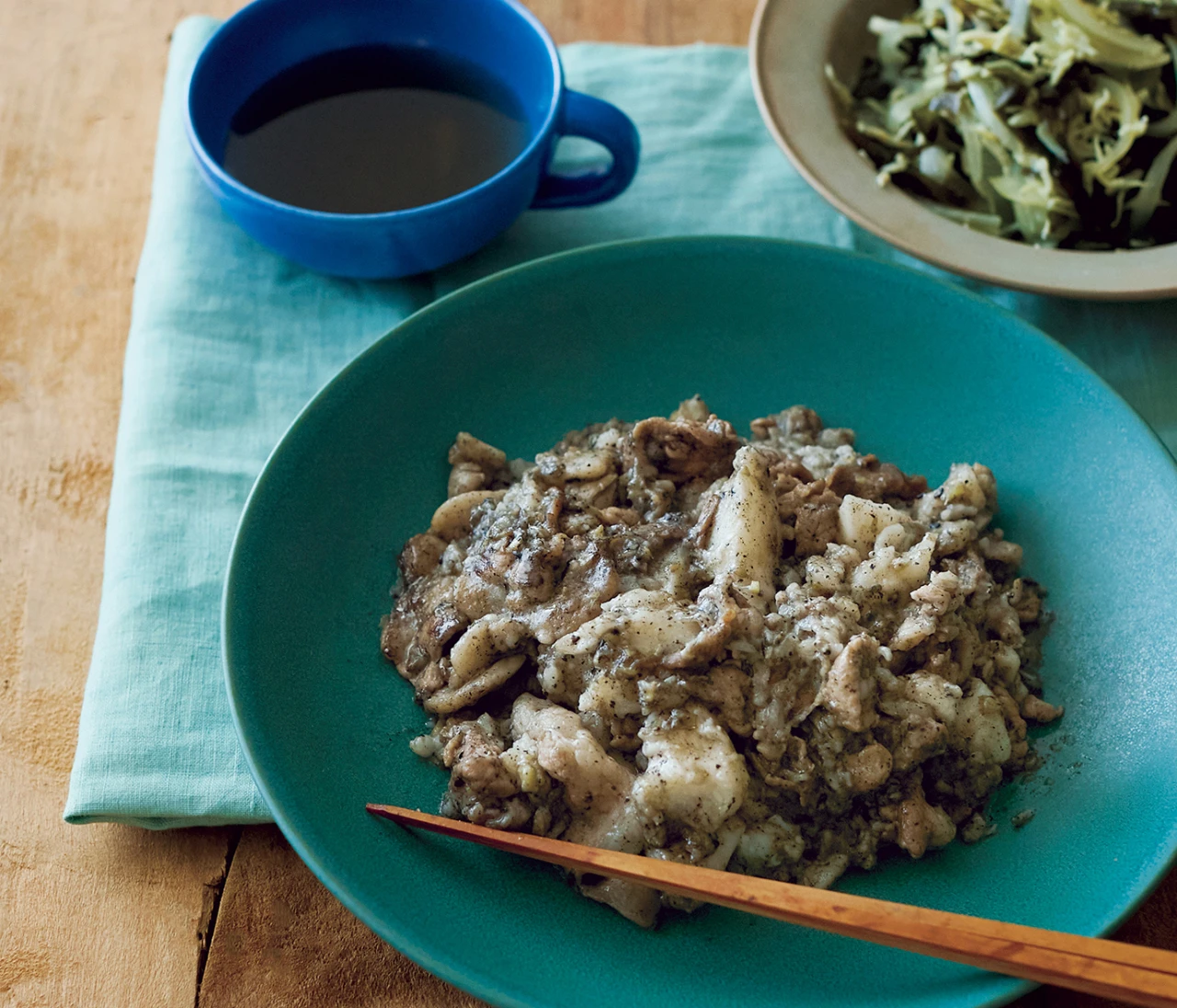 【#長谷川あかり のご自愛ごはん】お弁当にもオススメ「豚と長いもの黒ごま炒めとしらす」レシピを特別公開！