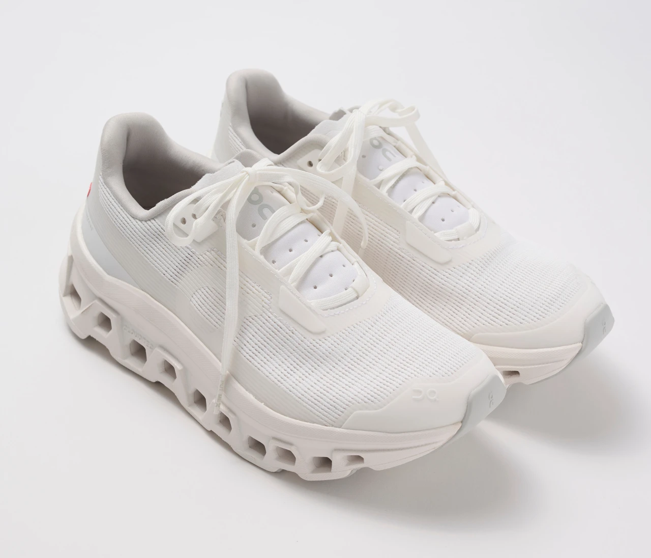 【on】Cloudmonster Void(クラウドモンスター ヴォイド)は踏み出しやすさがピカイチ!スニーカーの選び方も【きれいめ派の通勤・休日スニーカー】