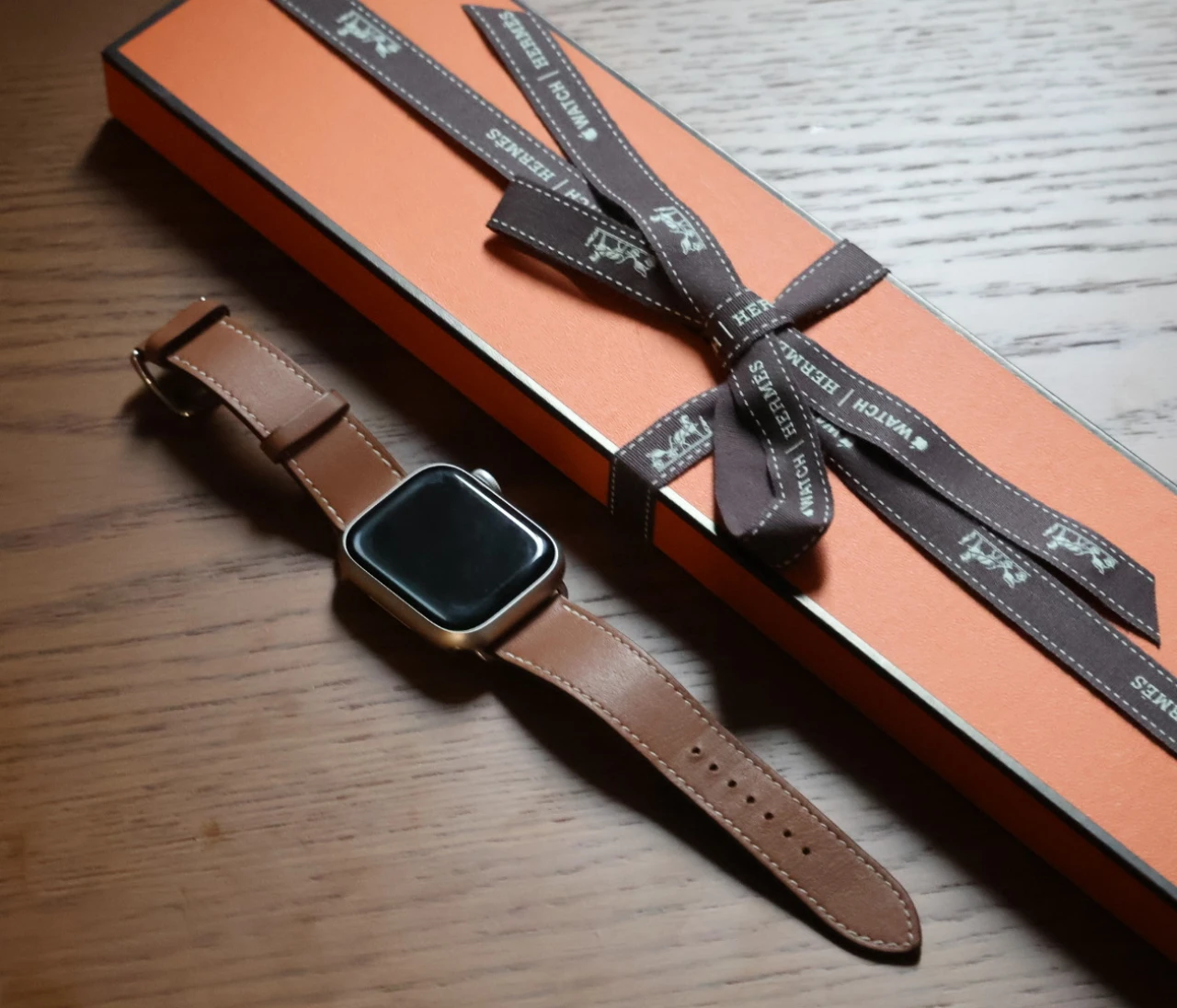 手元を格上げするエルメスのシングルトゥールの魅力