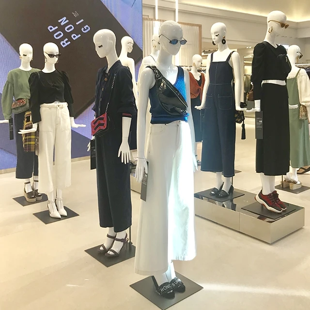 【ZARA】日本先行発売デニムから学ぶ、真夏の30代大人カジュアルコーデ