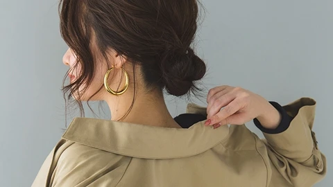 ほんのひと手間加えるだけ♪【トレンチコートの着こなし】に女らしさが生まれる方法とは?