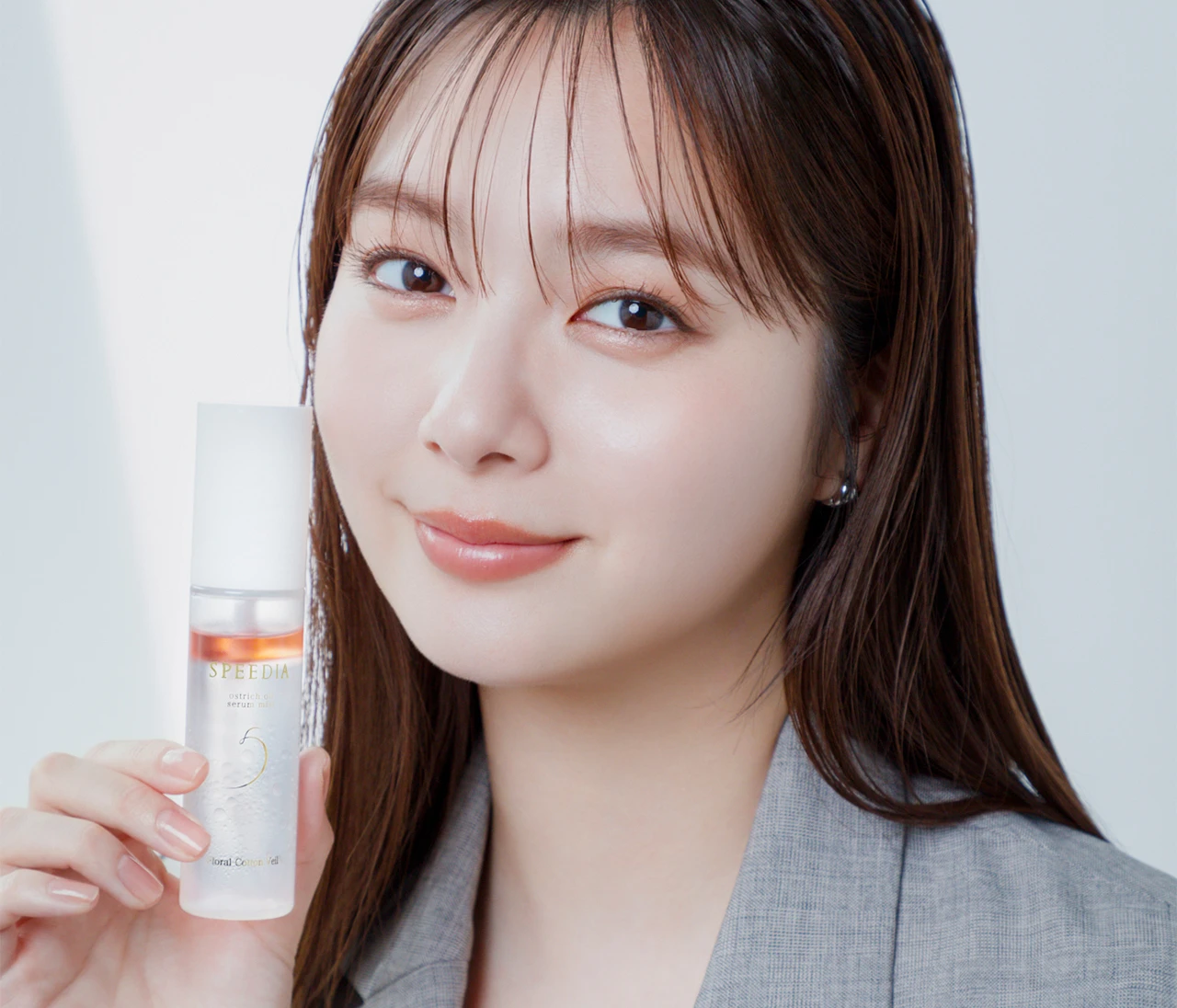 “ポーチにしのばせるお守りミスト”オフィスで手軽にスキンケア