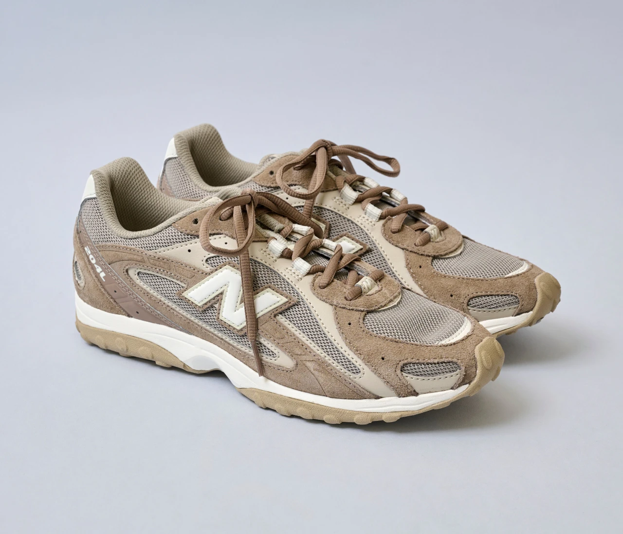 【ニューバランス】次買うべき本命!薄底なのに程よいボリュームの204L【きれいめ派の通勤・休日スニーカー】