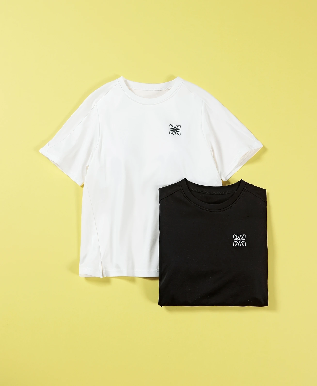 カップつきTシャツ