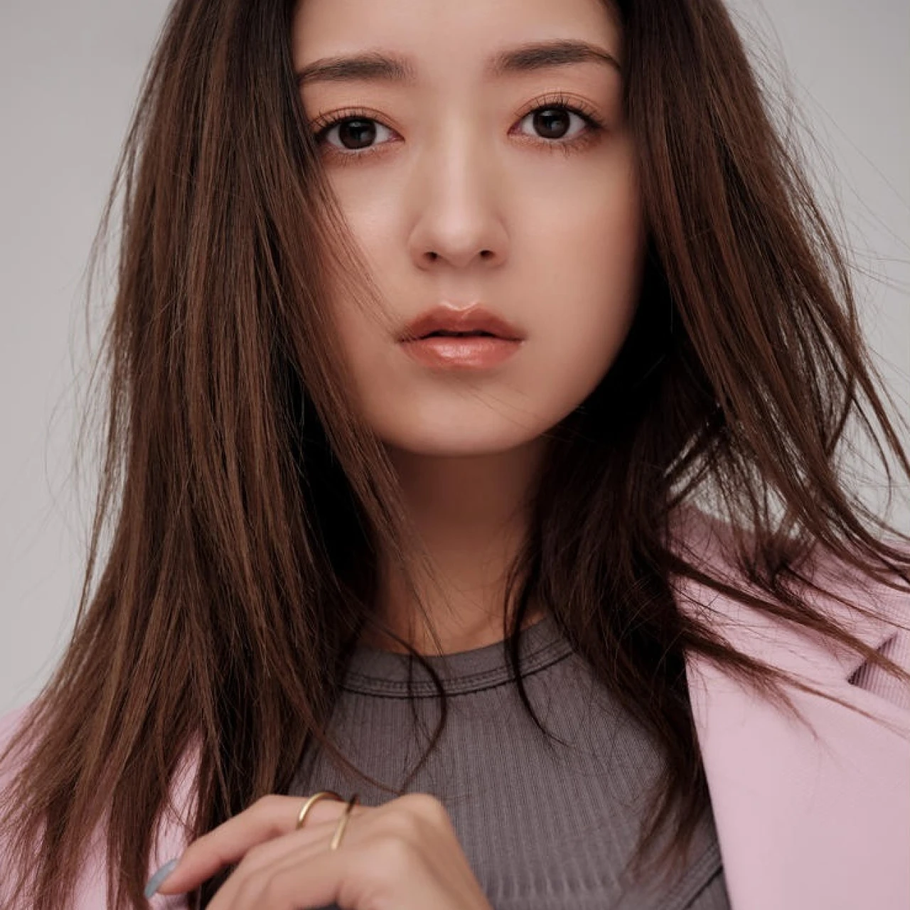 みちょぱのセルフメイクのこだわりって？ 旦那さんとのシェア事情も！【みちょぱビューティ20問20答／後編】