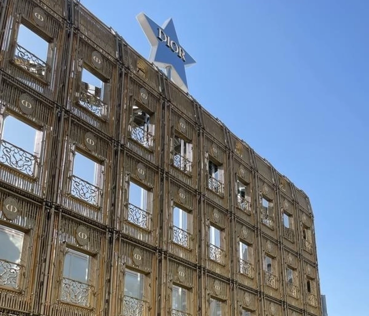 【写真】ディオール バンブー パビリオン、建築とアートが融合する美しい空間