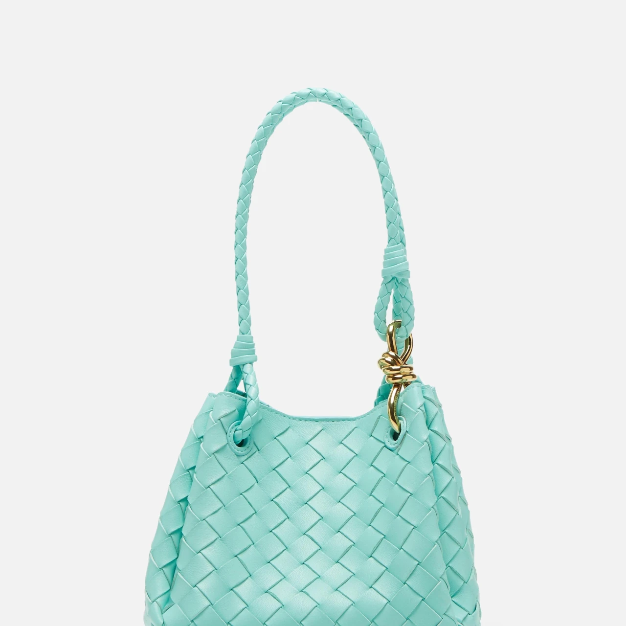 【ボッテガ・ヴェネタ】人気のアンディアーモ シリーズから新作バッグ「パラシュート」が登場!