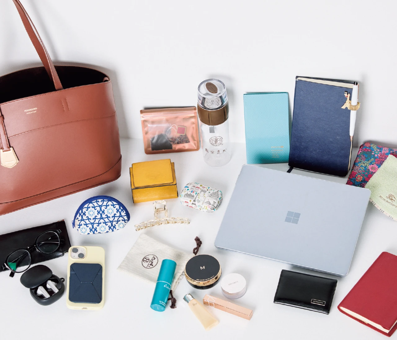 【通勤バッグとその中身から読み解く、30代の働き方】多種多様な職業のスーパーバイラーズが登場！