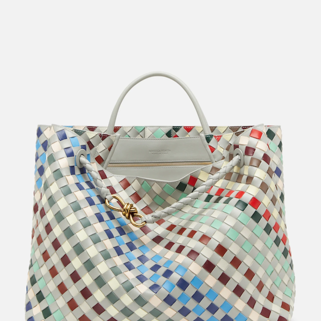 【BOTTEGA VENETA(ボッテガ・ヴェネタ)】再生(Reborn)で新たに輝く「イントレチャート リボーン」登場