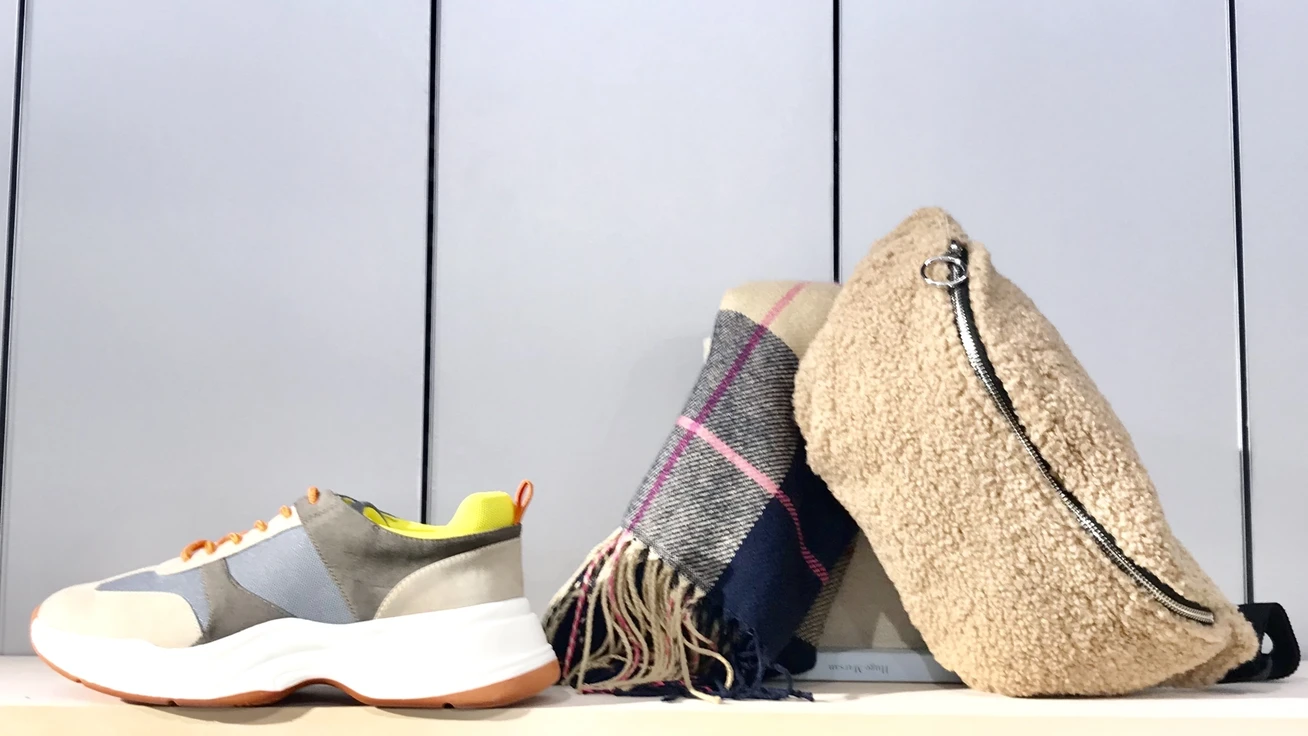 2019秋新作スニーカー続々登場中【ジーユー(GU)】完売御礼大ヒット予報