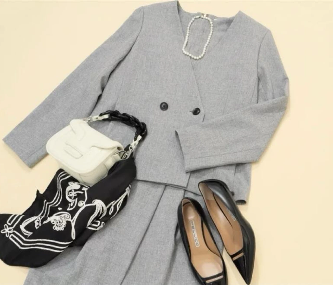 【優秀セットアップコーデ3選】グレーのツイード風セットアップこそ明るい印象＆きちんと感があって使える