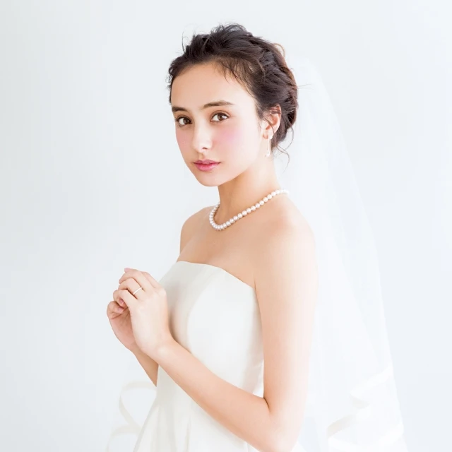 花嫁こそ抜け感が大切!「ゆる感ヘアアレンジ&旬顔メイク」_4