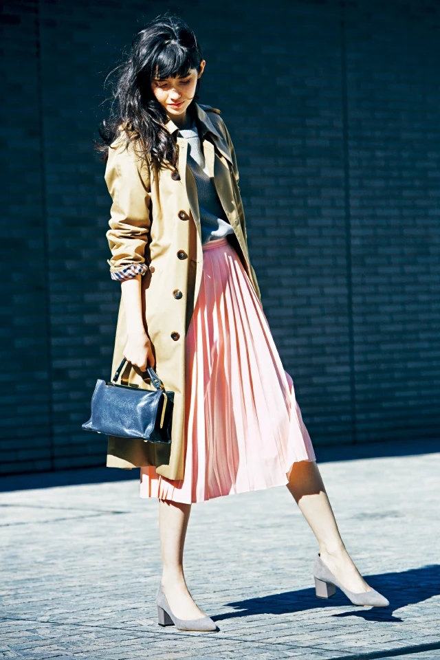 モテる女はトレンチの下に「ふわ揺れボトム」を仕込む件