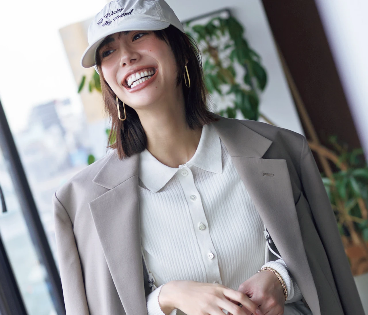 【春トレンド！白×定番色4コーデ】カーキ、黒、ベージュは白を使いこなせば格段に素敵！