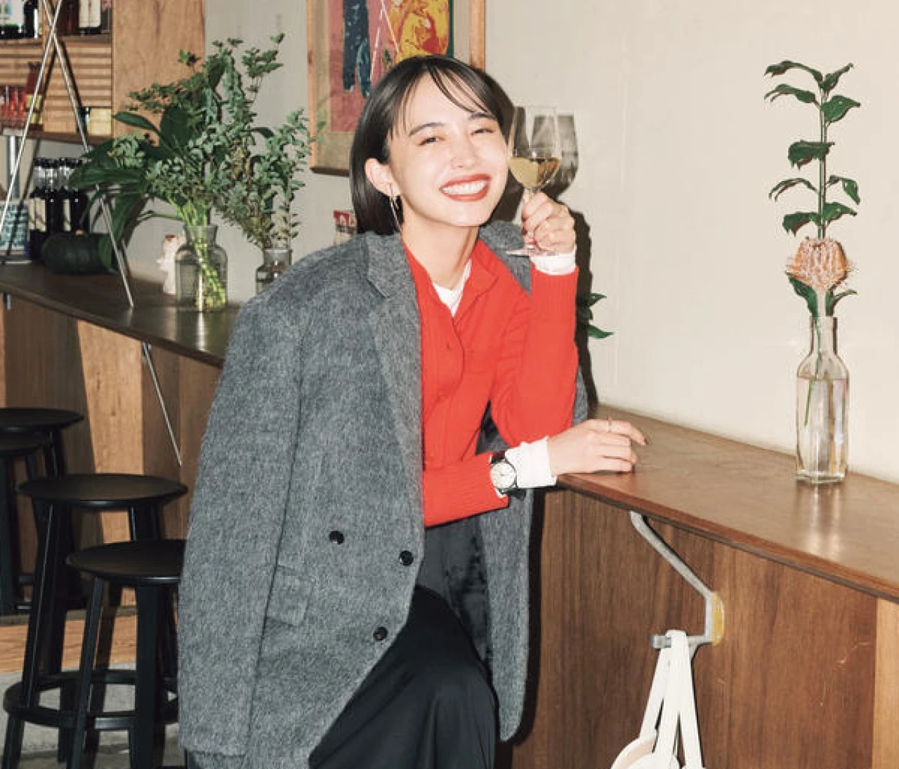 【ジャコットコーデ】キャッチーなニットに最旬アウターをふわりとまとい今っぽく【BAILA今日のコーデ】