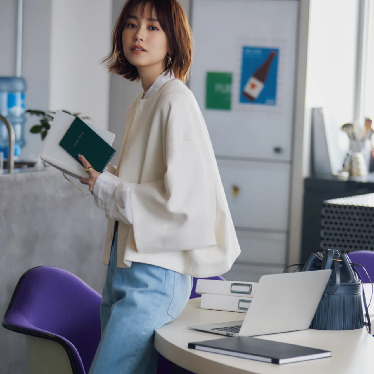 シアー・ノーカラーect...桐谷美玲が着る軽やかジャケット3選【素敵先輩は圧のないジャケットが味方】