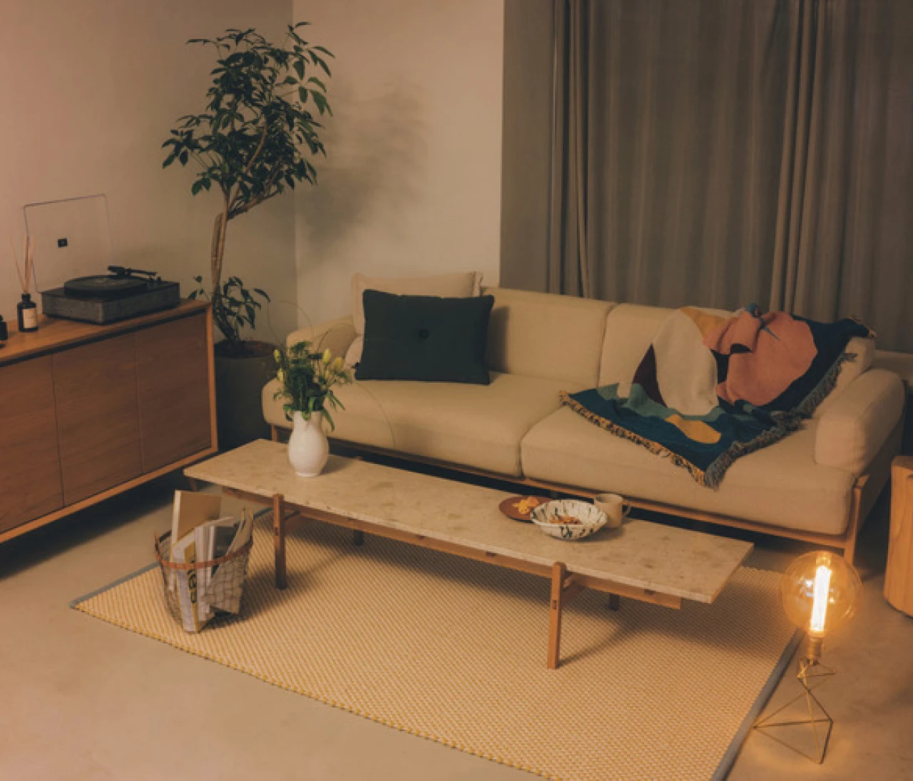 【五感を満たすインテリア】自宅をもっと心地よくする照明、スピーカー、ファブリック、ルームフレグランス、夜食グルメ