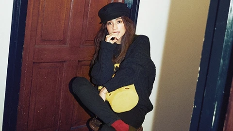 この冬は【黒デニム×ゆるニット】コーデで女っぽさも、かっこよさも!