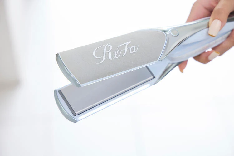 「ヒートセンシング」でムラなく、面でツヤめく髪に