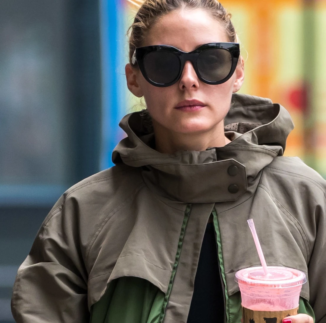 オリヴィアだって、オフの日はひとワザアウターに頼りたい【日めくりセレブ】