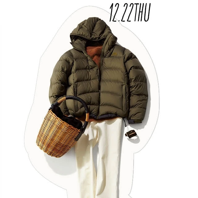 もこもこダウンを着る日は、「脱いだら女っぽ」を意識したパンツコーデで!