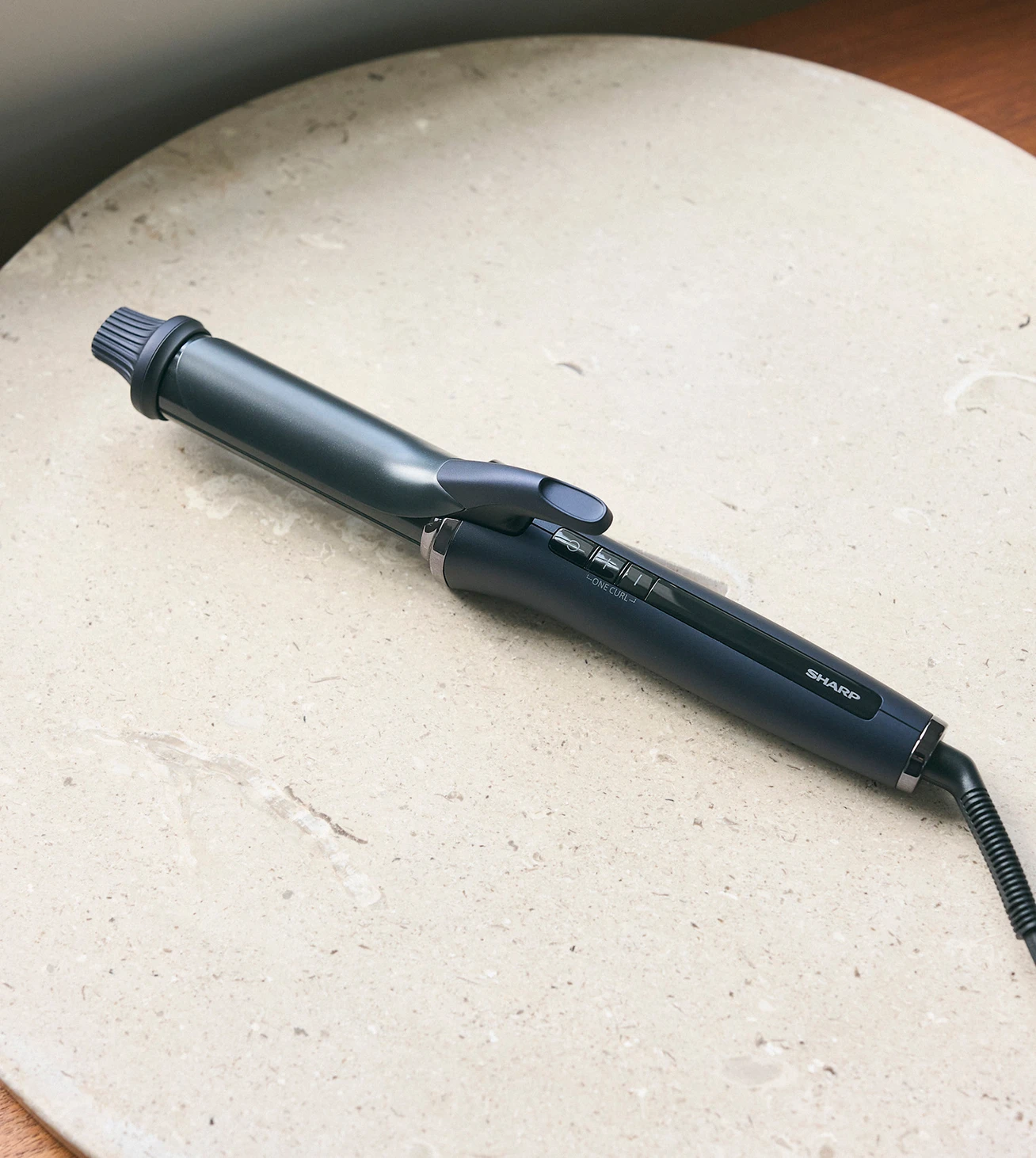 シャープ　新作ヘアアイロン