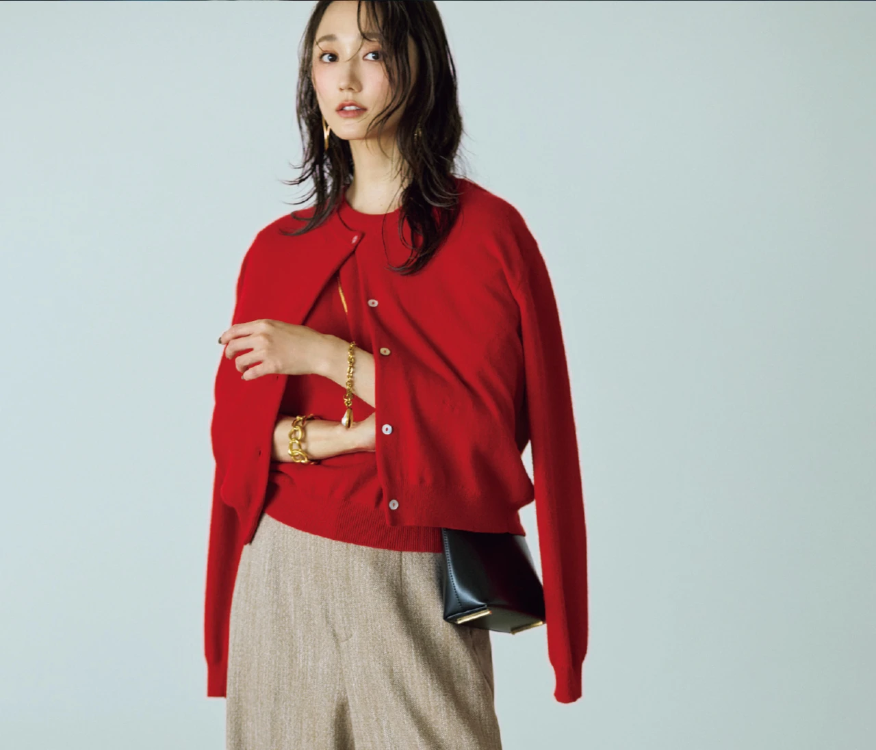 【体型お悩み別・おすすめワイドパンツ】華奢な人は体が泳がないノータックパンツをはいて美シルエットに！