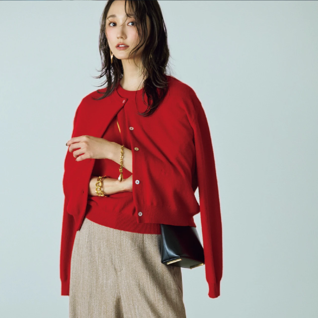 【体型お悩み別・おすすめワイドパンツ】華奢な人は体が泳がないノータックパンツをはいて美シルエットに!