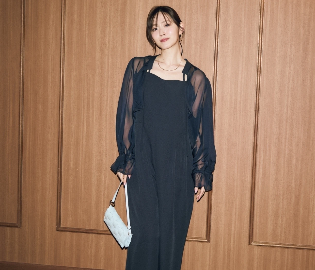 2万円台以下で“賢く洒落る”結婚式お呼ばれ服5選　