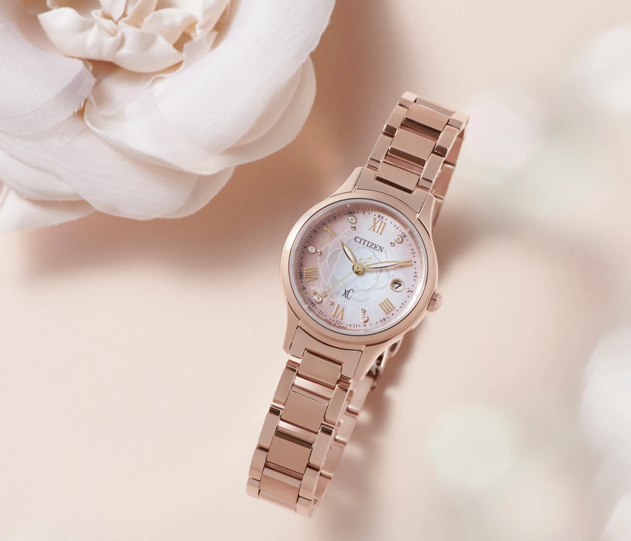 【CITIZEN xC（シチズン クロスシー）】手元にカメリアを咲かせて。11月6日に限定モデル登場