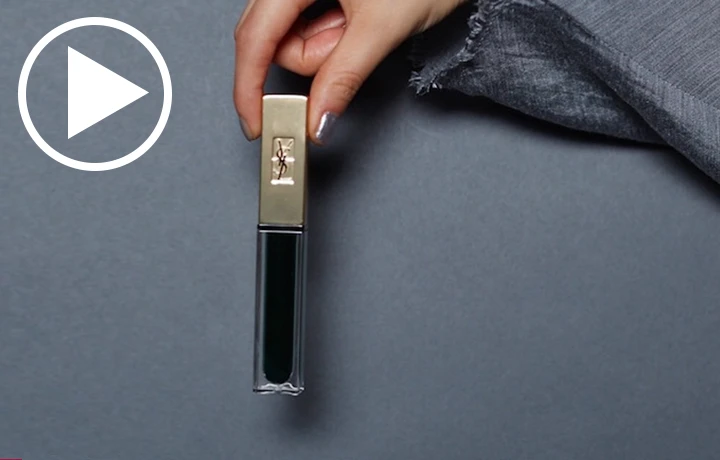 ドラマチックグリーンのマスカラで上質な女に