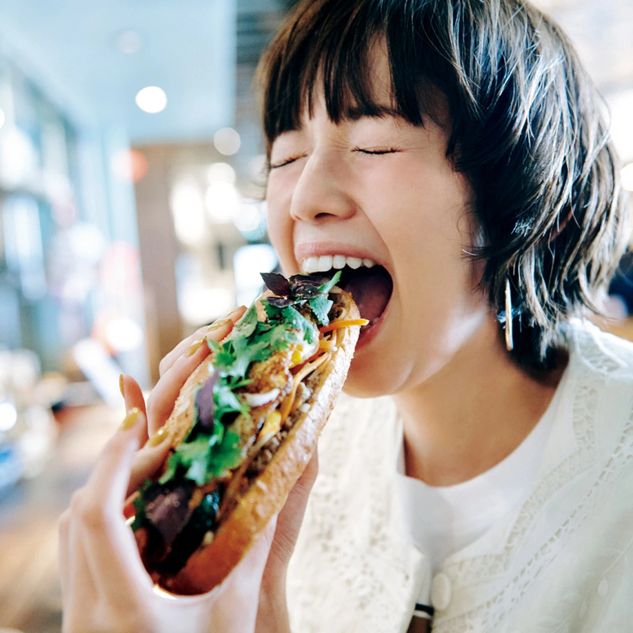 佐藤栞里が広尾の大人気ベトナム料理「アンコム」でとびきりモダンなローカルフードに舌鼓【もぐもぐしーさんぽ】