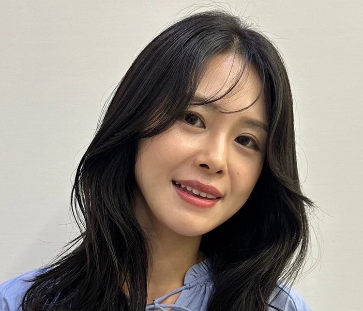 【ミディアム・30代大人の髪型】パーソナルカラーブルベ・ラベンダーブラウン