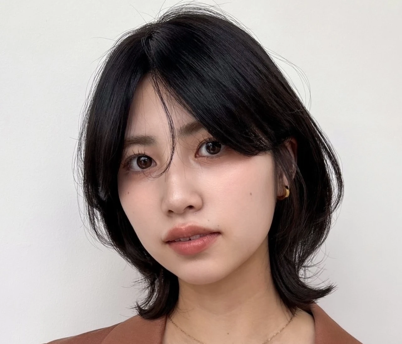 【2026春大人のボブ】薄目の前髪で小顔効果も！柔らかなくびれボブ