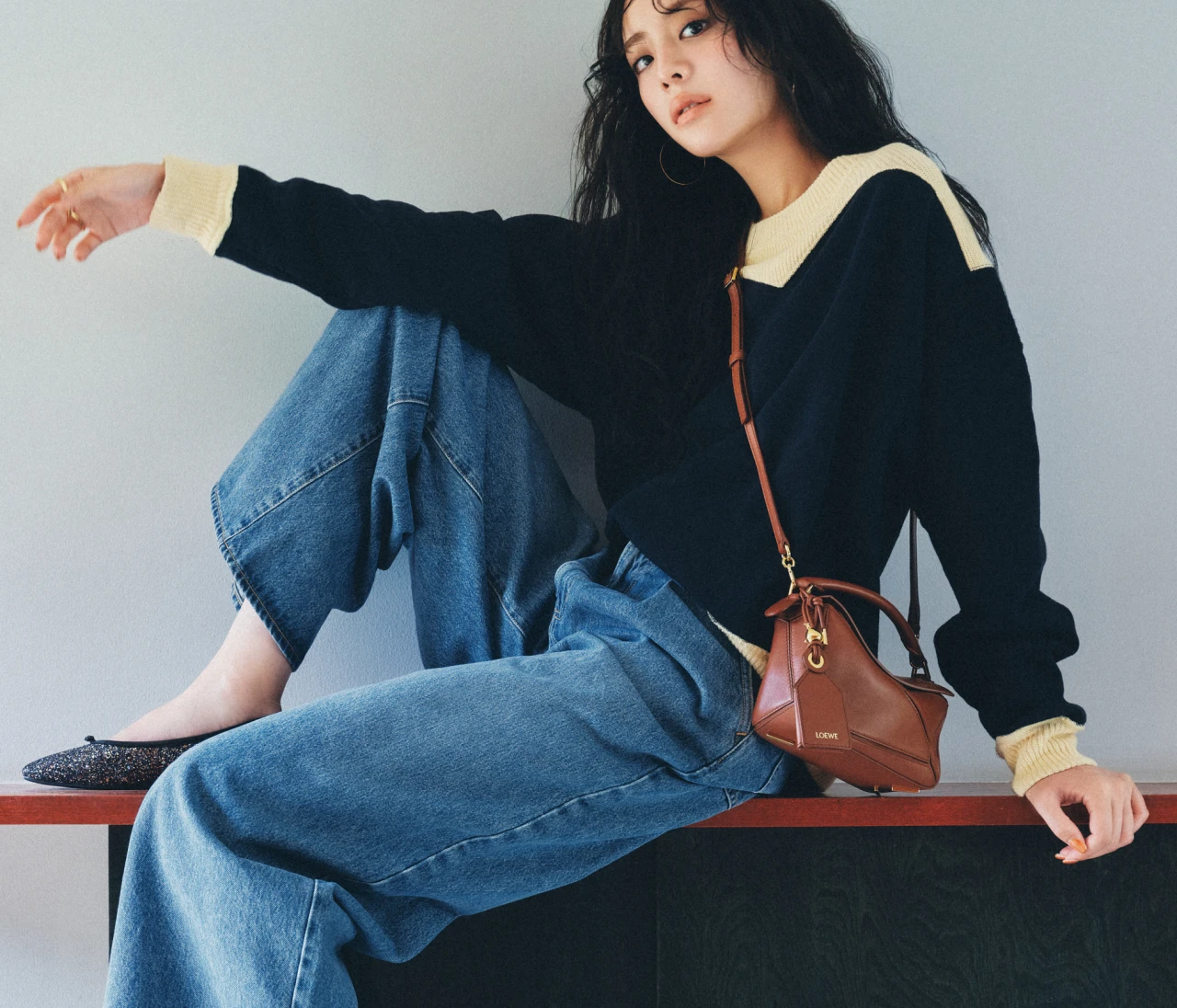 【LOEWE（ロエベ）】貴島明日香が選ぶ“一生もの”ミニバッグ。上品さが際立つ【おすすめハイブランドバッグ＆小物7選】