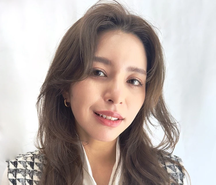 【ロング・30代大人の髪型】秋のトレンドへア・シフォンレイヤー