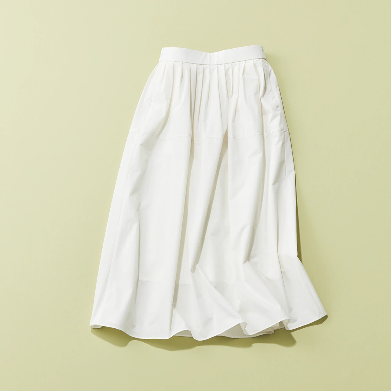 【チームBAILA発“ウワサのいい服”】「UNFILO(アンフィ―ロ)」のテック素材スカート