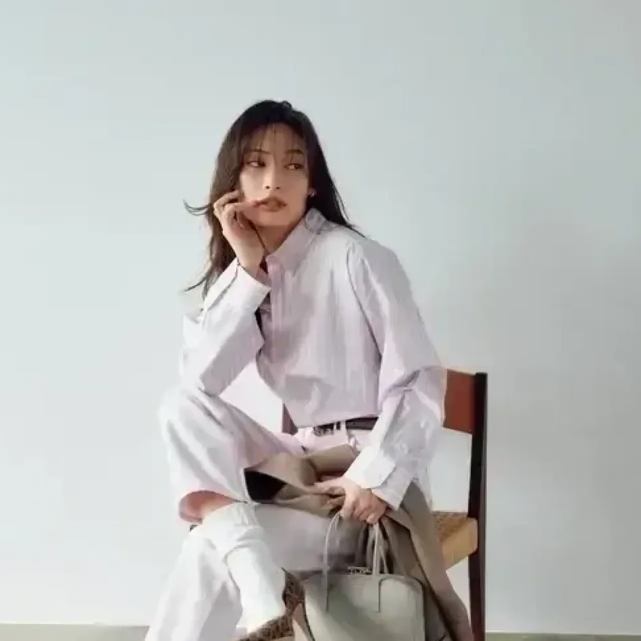 【ミースロエの洒落感お仕事服3選】シンプル派も取り入れたくなる! 大人可愛いモード服