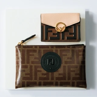 【FENDI】インパクトのあるブランドロゴを小物で手軽に取り入れて スモールレザーグッズ⑤