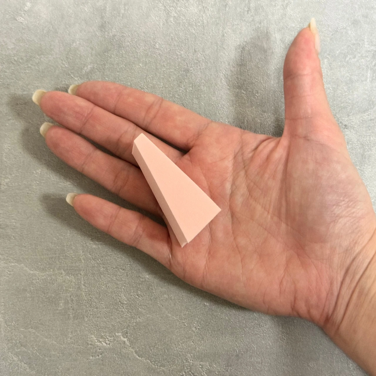 【ダイソー名品】5年以上リピ!もう離れられない、コスパ最強メイクスポンジ