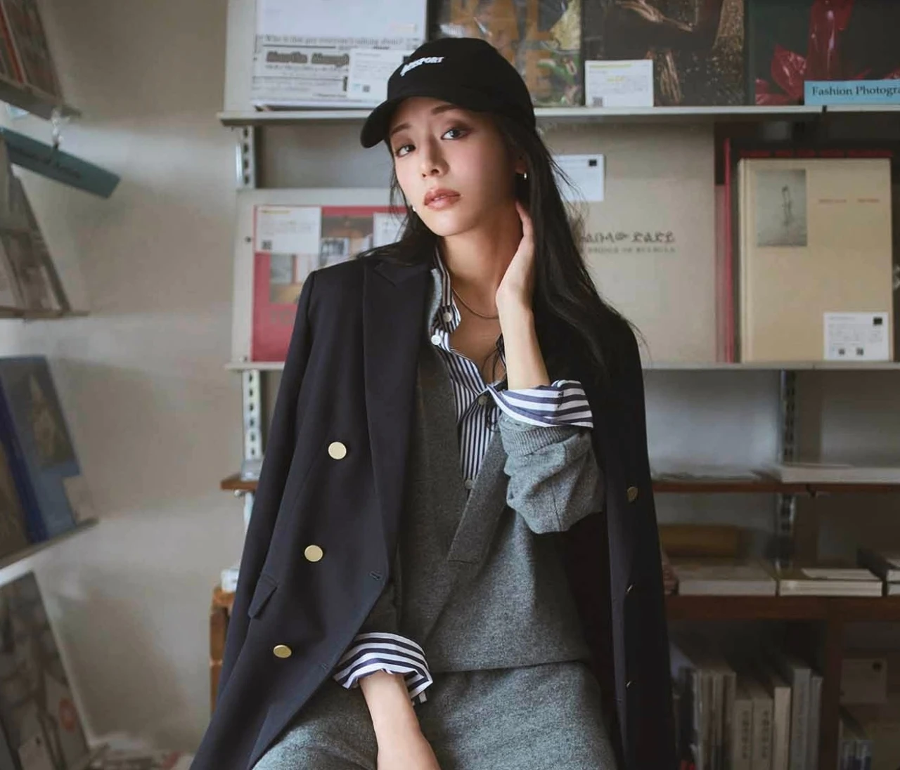 【ジャケットコーデ】3枚レイヤードで1歩先のおしゃれに挑戦【BAILA今日のコーデ】