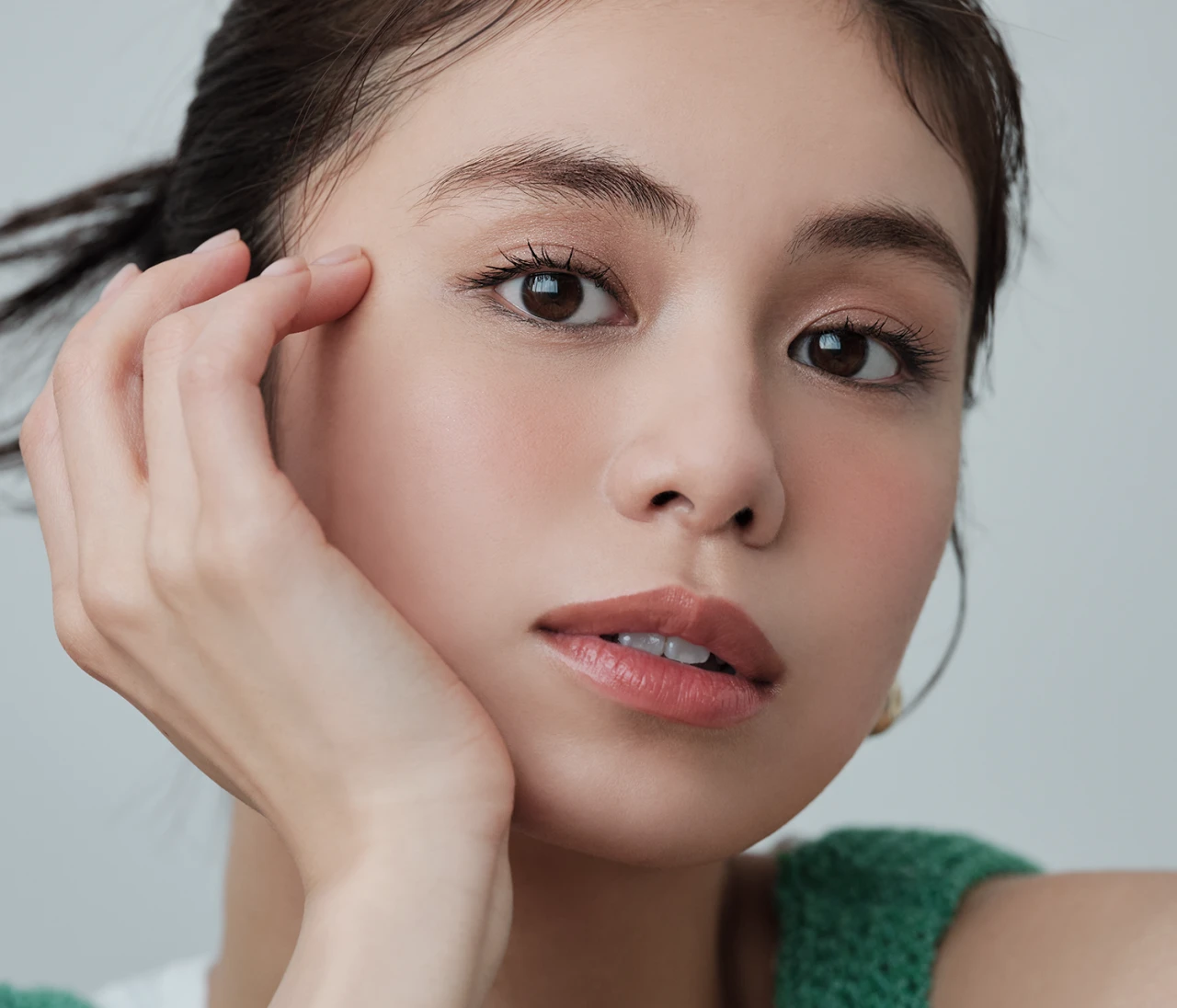 美人度を決めるのは眉！Fujikoの新「足しパレ」で、なりたい顔。